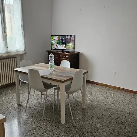 Apartment Casa Luminosa, Parcheggio Sotto Casa, Zona Tranquilla A Due Passi Da Negozi, Parchi, Ristoranti Lugo (Ravenna)