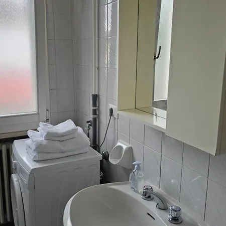 Casa Luminosa In Affitto Breve A Lugo, Zona Tranquilla, Parcheggio Comodo * לוגו