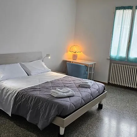Casa Luminosa In Affitto Breve A Lugo, Zona Tranquilla, Parcheggio Comodo