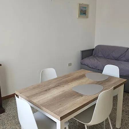 Casa Luminosa, Parcheggio Sotto Casa, Zona Tranquilla A Due Passi Da Negozi, Parchi, Ristoranti