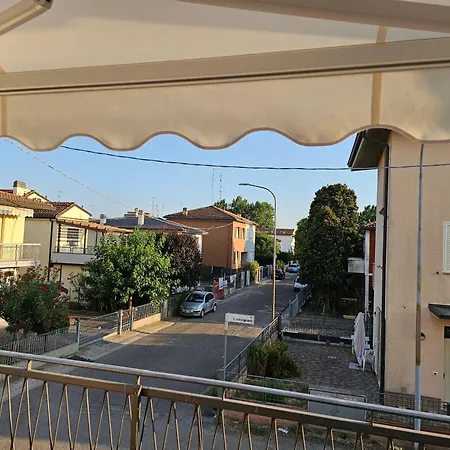 Casa Luminosa In Affitto Breve A Lugo, Zona Tranquilla, Parcheggio Comodo شقة *