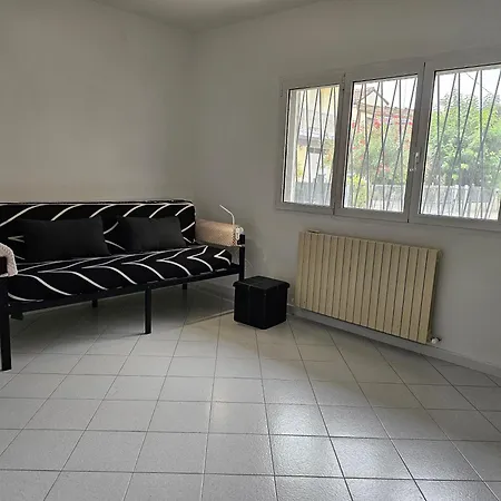 Casa Luminosa In Affitto Breve A Lugo, Zona Tranquilla, Parcheggio Comodo شقة *