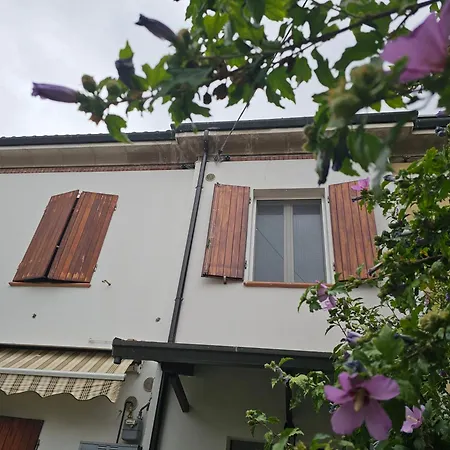 Διαμέρισμα Casa Luminosa In Affitto Breve A Lugo, Zona Tranquilla, Parcheggio Comodo
