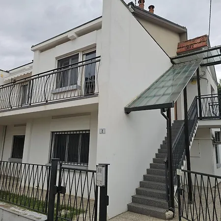 Διαμέρισμα Casa Luminosa In Affitto Breve A Lugo, Zona Tranquilla, Parcheggio Comodo