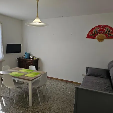 Casa Luminosa In Affitto Breve A Lugo, Zona Tranquilla, Parcheggio Comodo *