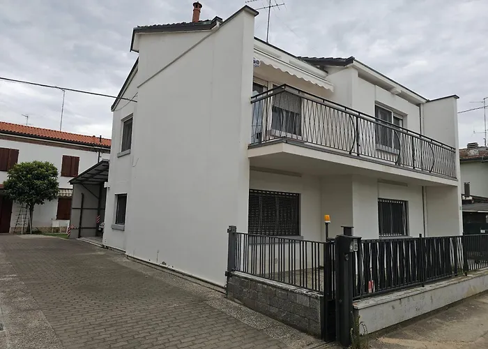 Casa Luminosa Lugo, 3 Indipendenti, Zona Tranquilla, Parcheggio Libero *