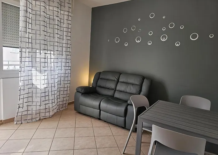 Casa Luminosa Lugo, 3 Indipendenti, Zona Tranquilla, Parcheggio Libero